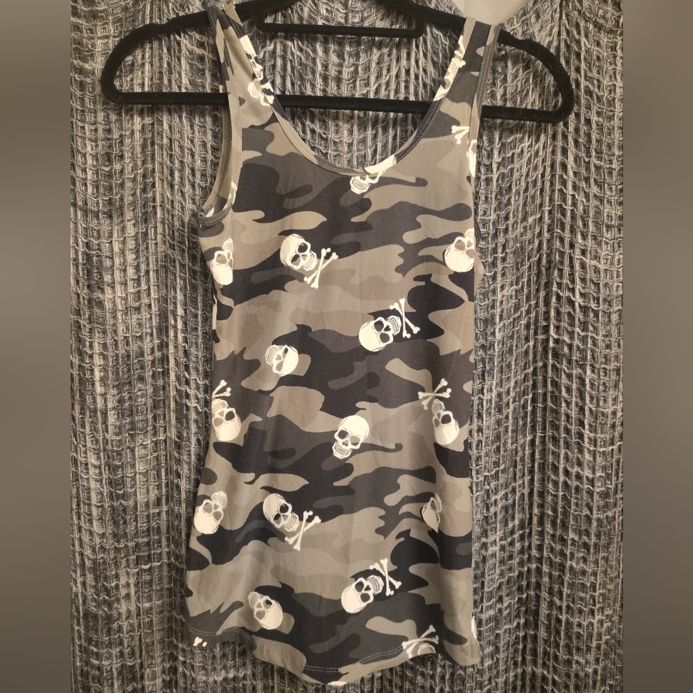 Skull Camo Tank Top ~ Size Small No Boundaries
